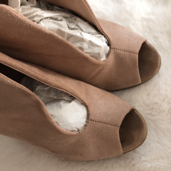 ZIGI SOHO • “STRUT” Wedge Faux Suede Booties with Gold Buckle Ankle Strap - Picture 3 of 16